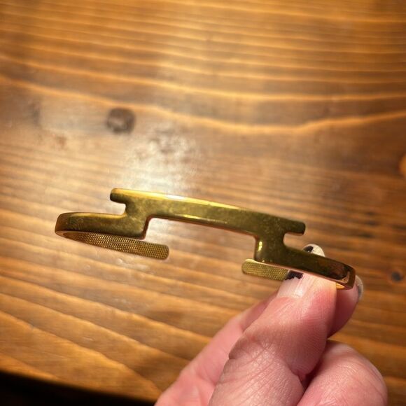 Vintage Avon Gold Tone Cuff Bracelet- Counterparts - Picture 5 of 6